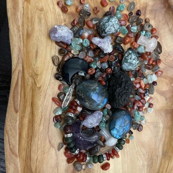 Crystal Confetti, Raw Fluorite, Bracelets, Labradorite Chips, Palms, Hearts - Picture 8 of 10